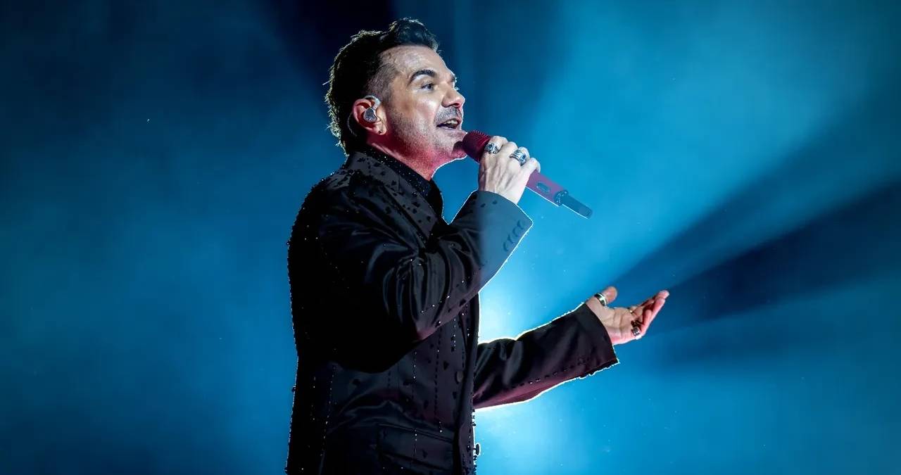 Stadyumda festival tadında şov: Kenan Doğulu’dan sürpriz