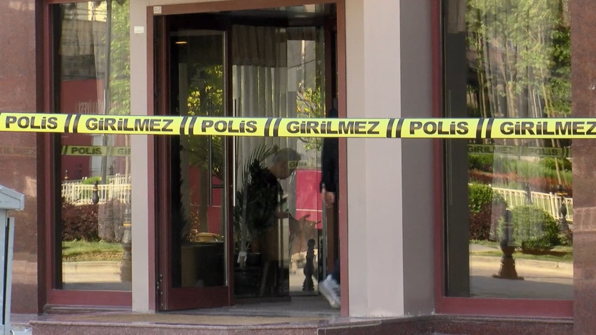 Fatih’te otel yangını: 32 yaşındaki kişi yaşamını yitirdi