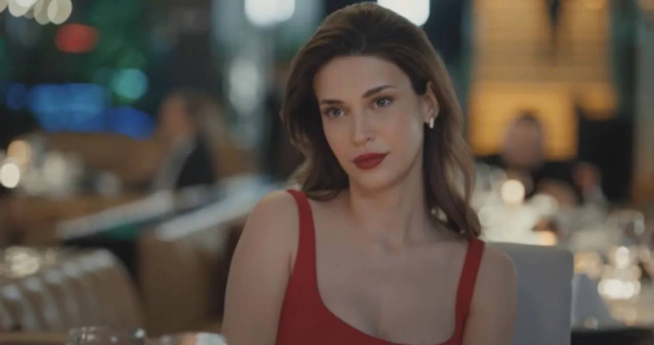 Dizi final yaptı güzel oyuncu Bodruma koştu: Devrim Özkan jetsurfte yeteneklerini gösterdi
