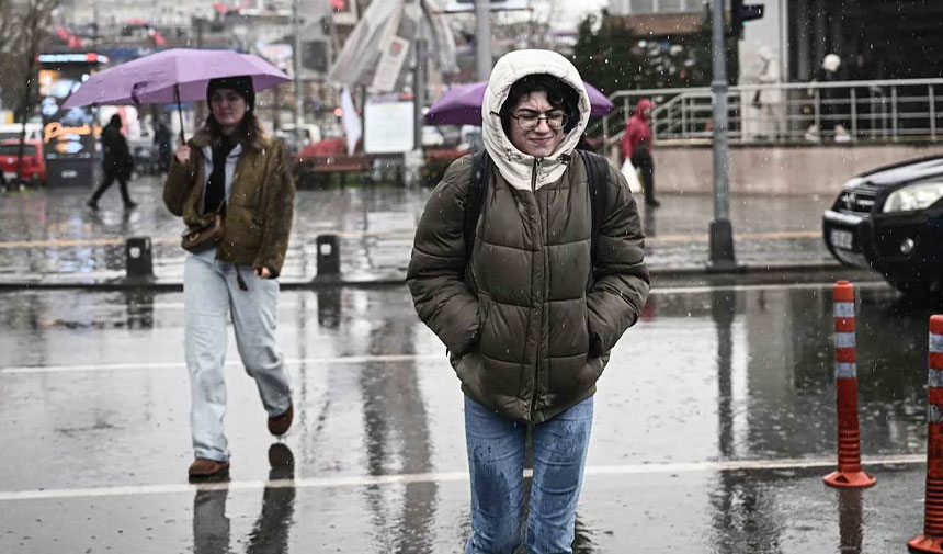 Meteoroloji'den İstanbul dahil birçok kente kuvvetli sağanak ve rüzgar uyarısı