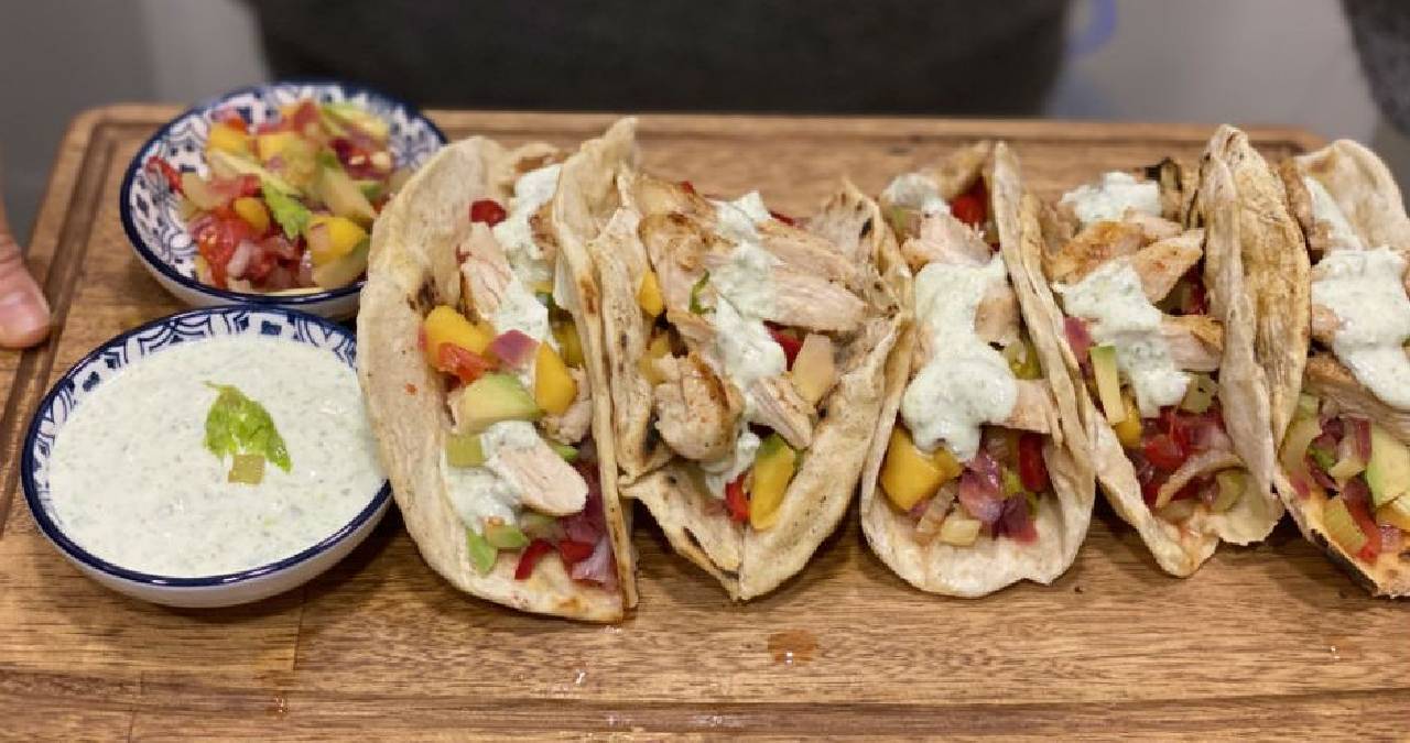 Meksika esintisi evinizde: Pratik ve nefis tavuklu taco tarifi
