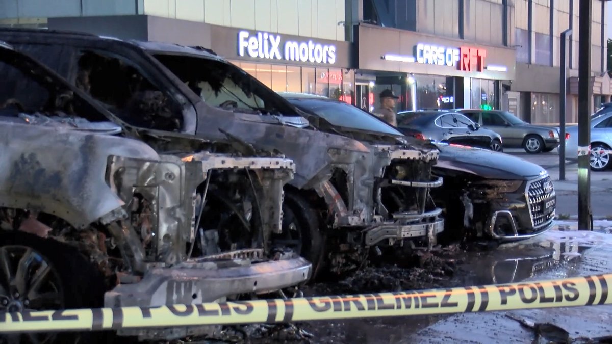 Bakırköy’de lüks otomobiller küle döndü: Bir gecede zarar 50 milyon TL