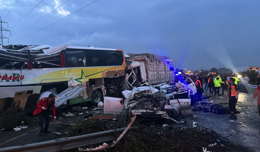 Mersin'de katliam gibi kaza: 10 ölü, 39 yaralı