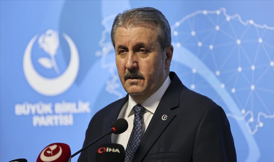BBP güven tazeledi: Mustafa Destici yeniden Genel Başkan seçildi