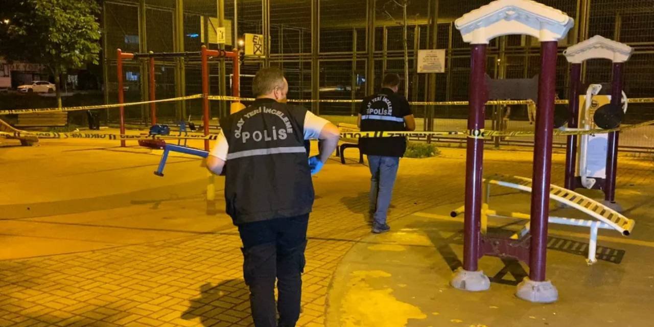 Çocuk parkına silahlı saldırı! Kurşun yağdırdı mahalle savaş alanına döndü: 10 yaralı
