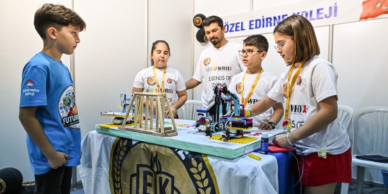 Dünya Robot Olimpiyatı Türkiye Finali İzmir’de gerçekleştirildi