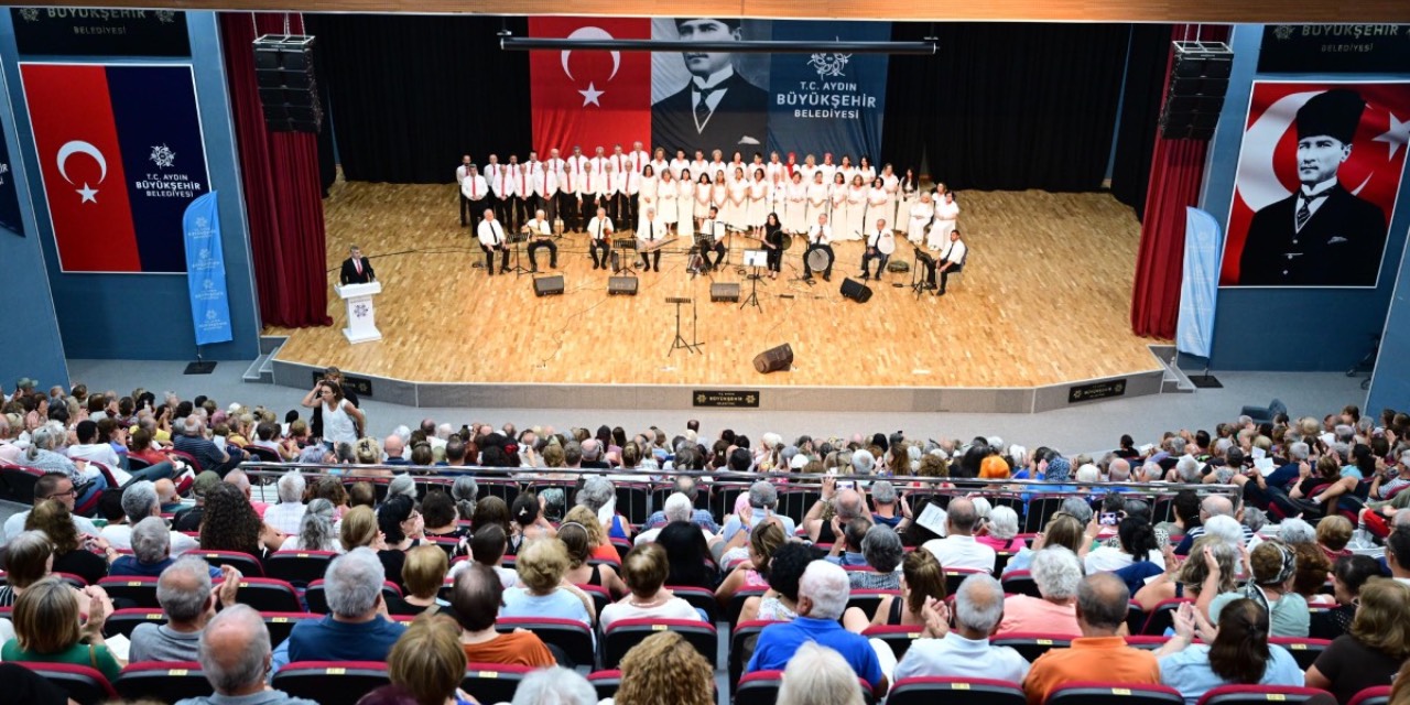 Aydın Büyükşehir Belediyesi Didim’de “Yaza Merhaba Konseri” düzenledi