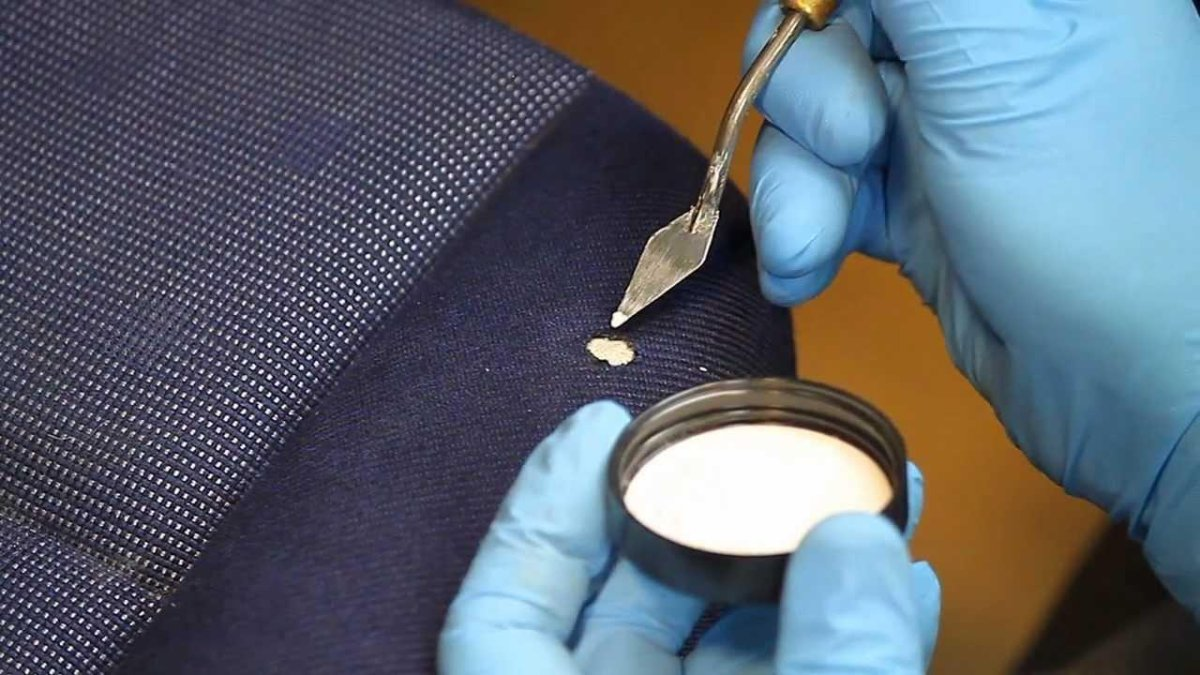 Arabanızdaki sigara yanığını kendiniz onarın! Sadece 2 malzemeyle: Para dökmenize gerek yok