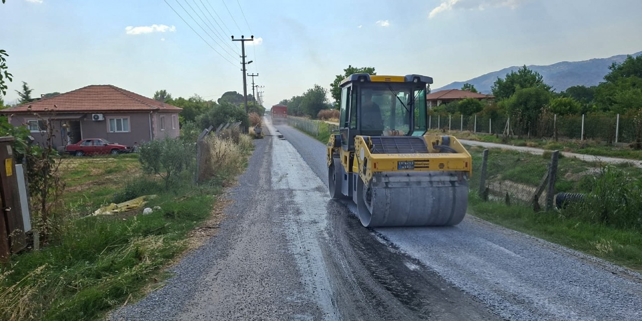 Efeler Belediyesi Umurlu–Serçeköy yolunda asfaltlama çalışmalarını hızlandırdı