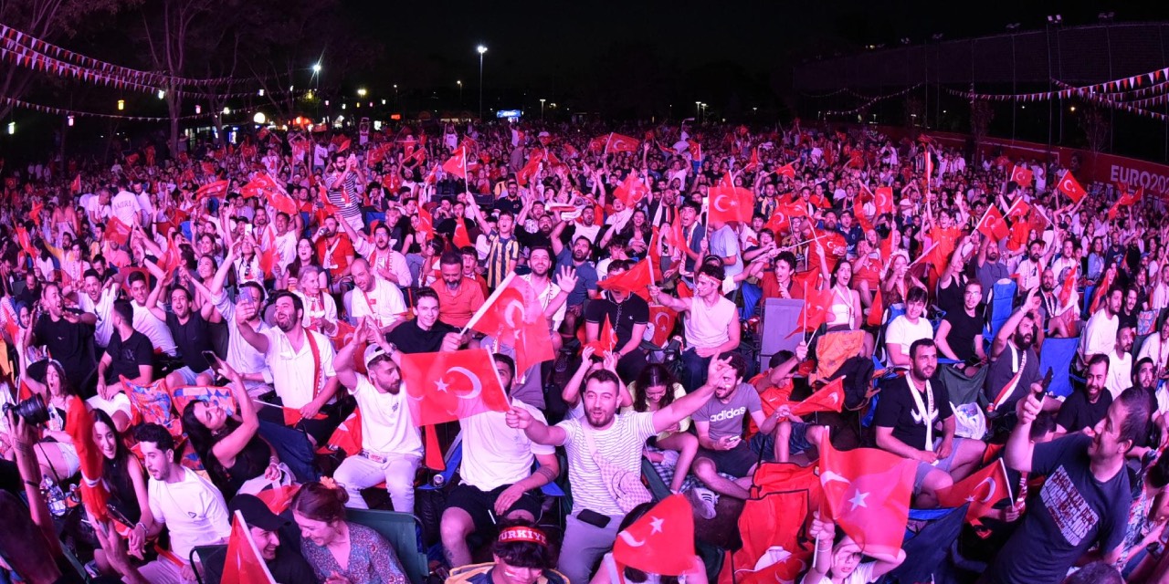 Kadıköy’de Dünya Kupası coşkusu Kalamış’a taşınıyor