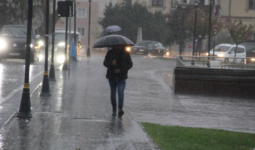 Meteoroloji'den gök gürültülü sağanak uyarısı: Sıcaklıklar düşüyor