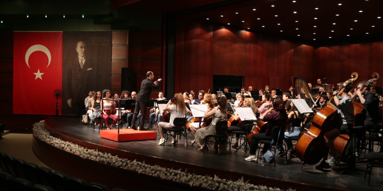 Eskişehir’de Uluslararası Orkestra Şefliği yarışmasında 8 isim ikinci tura yükseldi