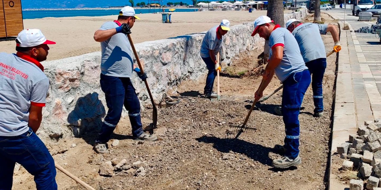 Burhaniye’de Fen İşleri çalışmaları sürüyor