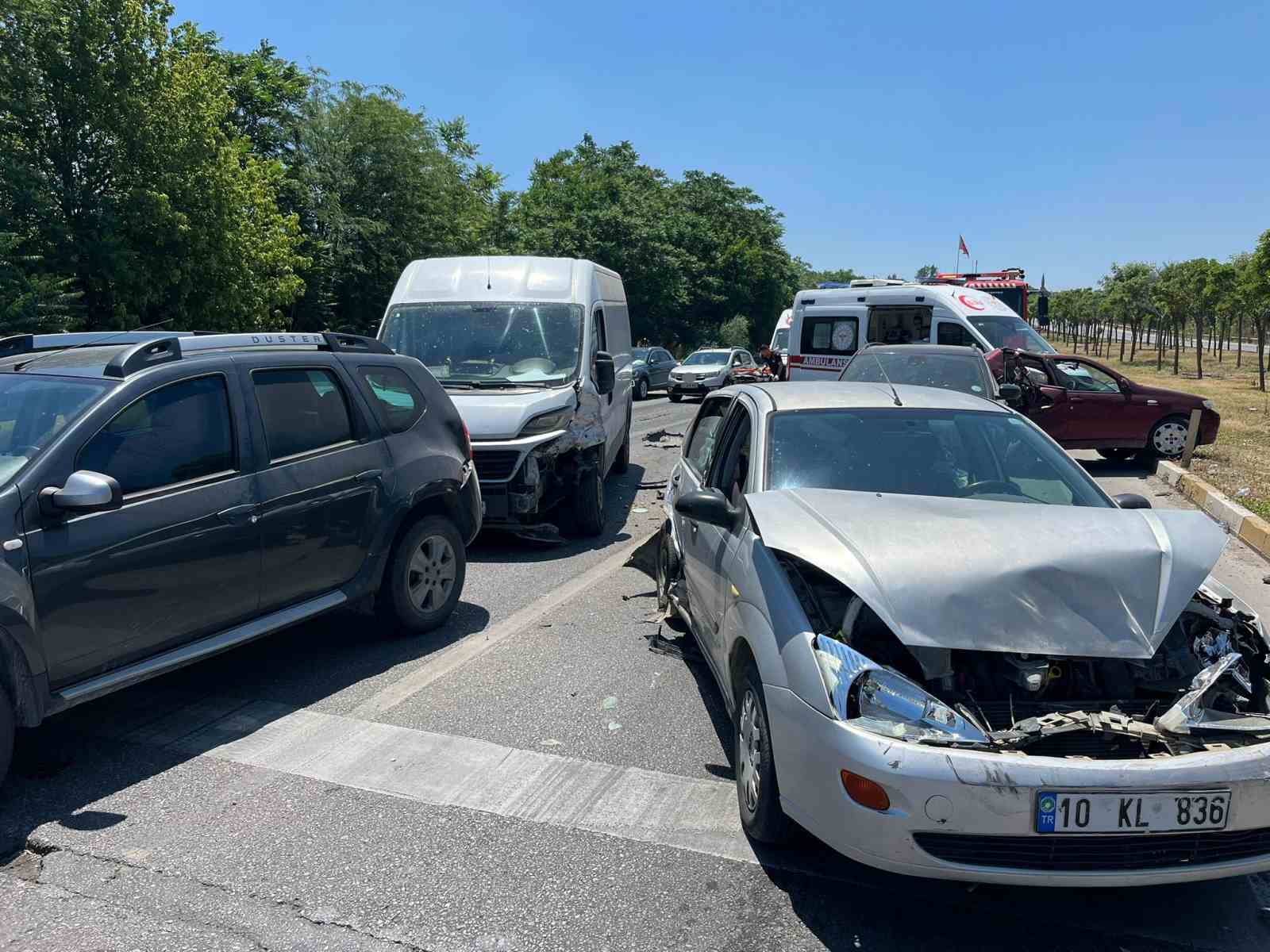 Balıkesir'de zincirleme kaza