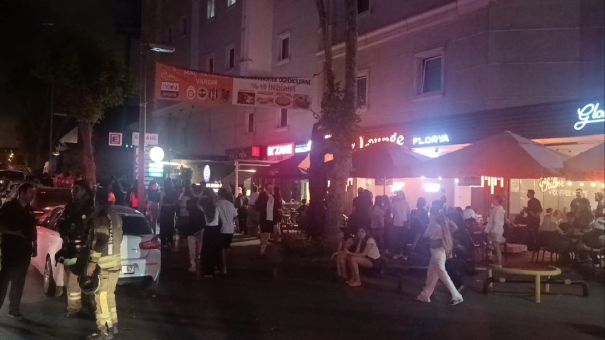 Küçükçekmece'de kız öğrenci yurdunda yangın: Öğrenciler tahliye edildi