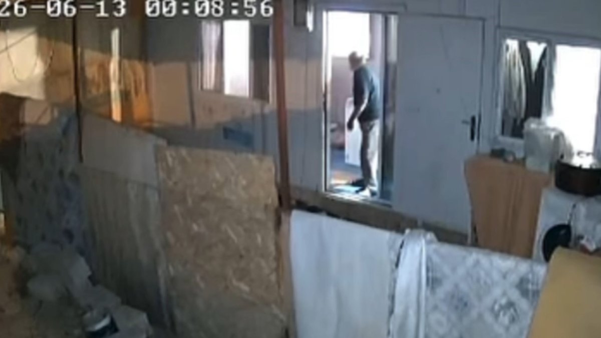 Gaziantep'teki 4.6 büyüklüğündeki deprem kameralarda
