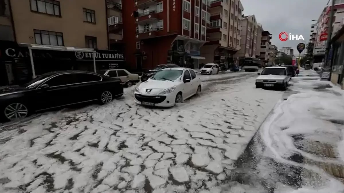 Ankara’yı 'Süper Hücre' vurdu: Yollar beyaza büründü