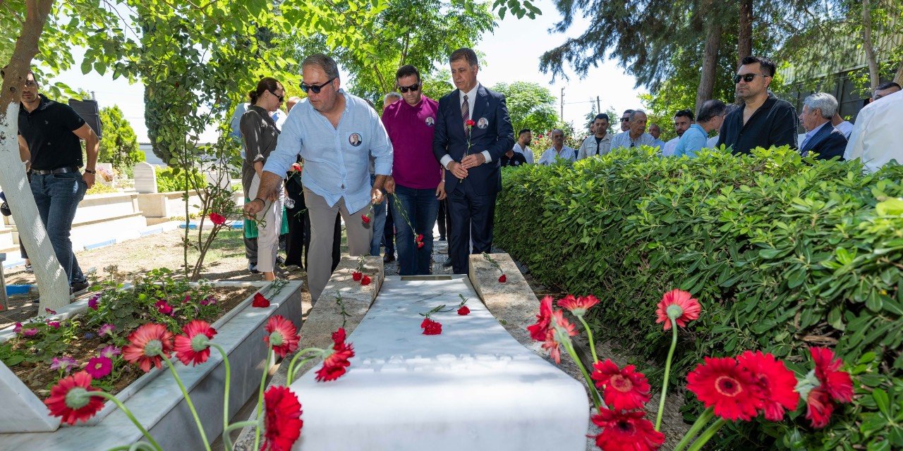 İzmir’de Ahmet Piriştina vefatının 22'nci yılında anıldı