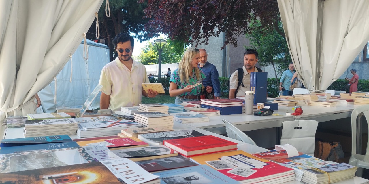 İzmir Kent Kitaplığı yayınları Kadıköy Kitap Günleri’nde okurlarla buluştu