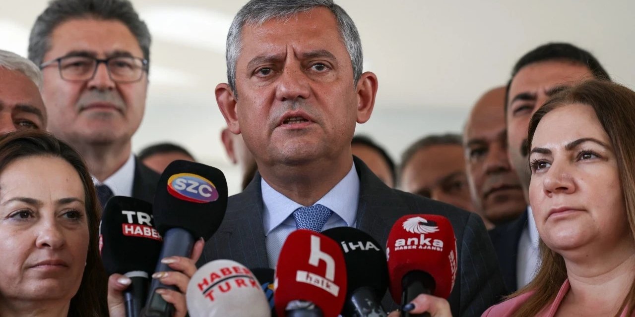 Özgür Özel’den gündem yaratan açıklama: Yeni parti için hazırlık yapıyoruz
