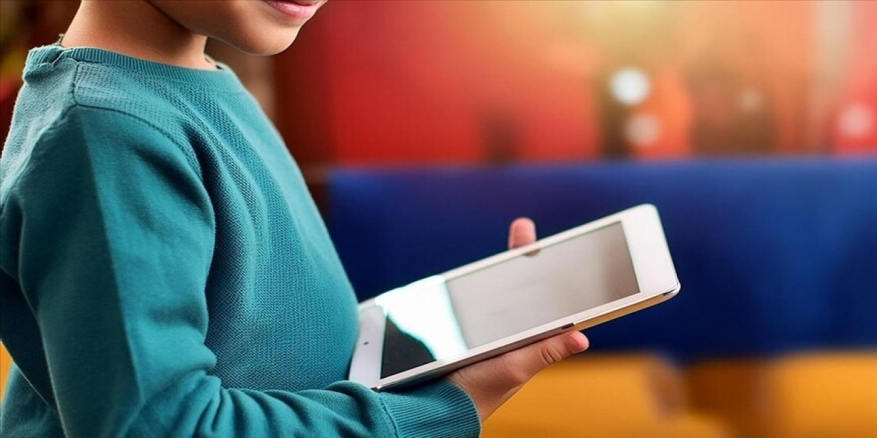 BAE'den 15 yaş altına sosyal medya yasağı