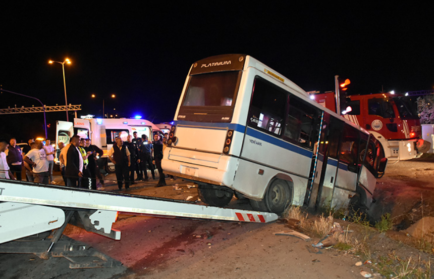 Kırıkkale'de feci kaza: Yaralılar var!