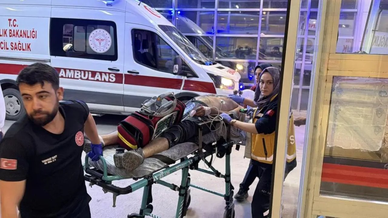 Halı saha kavgası 3 ile sıçradı: Çok sayıda yaralı var