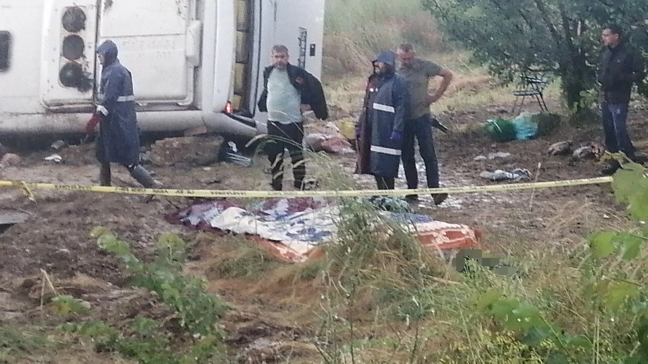 Isparta'da katliam gibi kaza: Çok sayıda ölü ve yaralı var