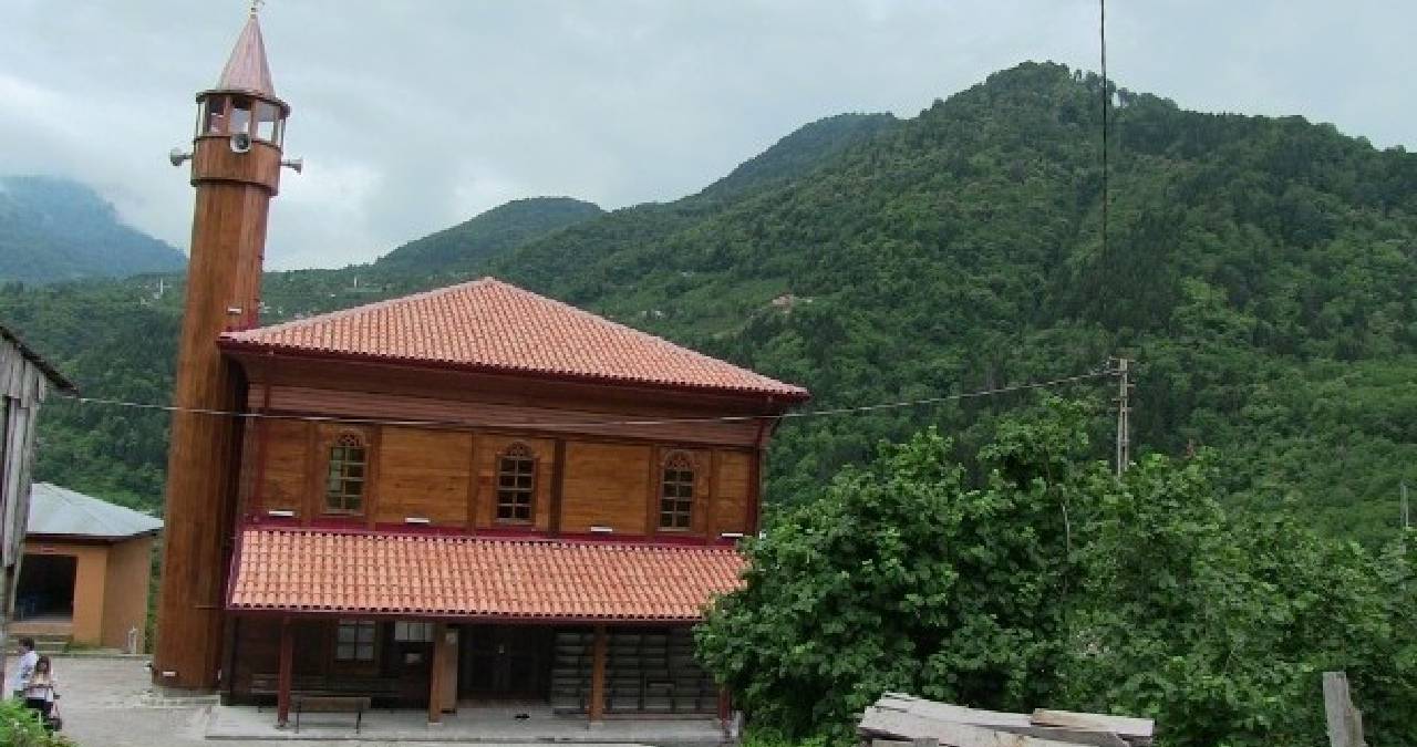 175 yıldır dimdik ayakta duruyor: Hem renkleri hem de işçiliği herkesi hayran bırakıyor