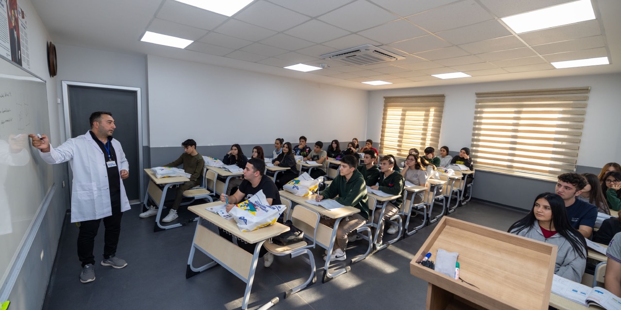 Mersin Büyükşehir’in ücretsiz LGS ve YKS kurslarında ön kayıtlar sürüyor