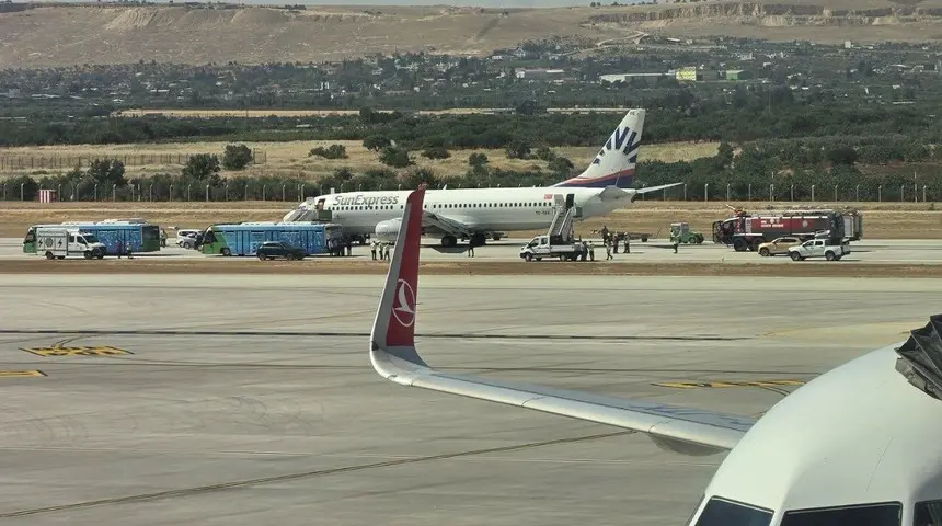 Gaziantep Havalimanı'nda korku dolu anlar: Uçuşlar durduruldu