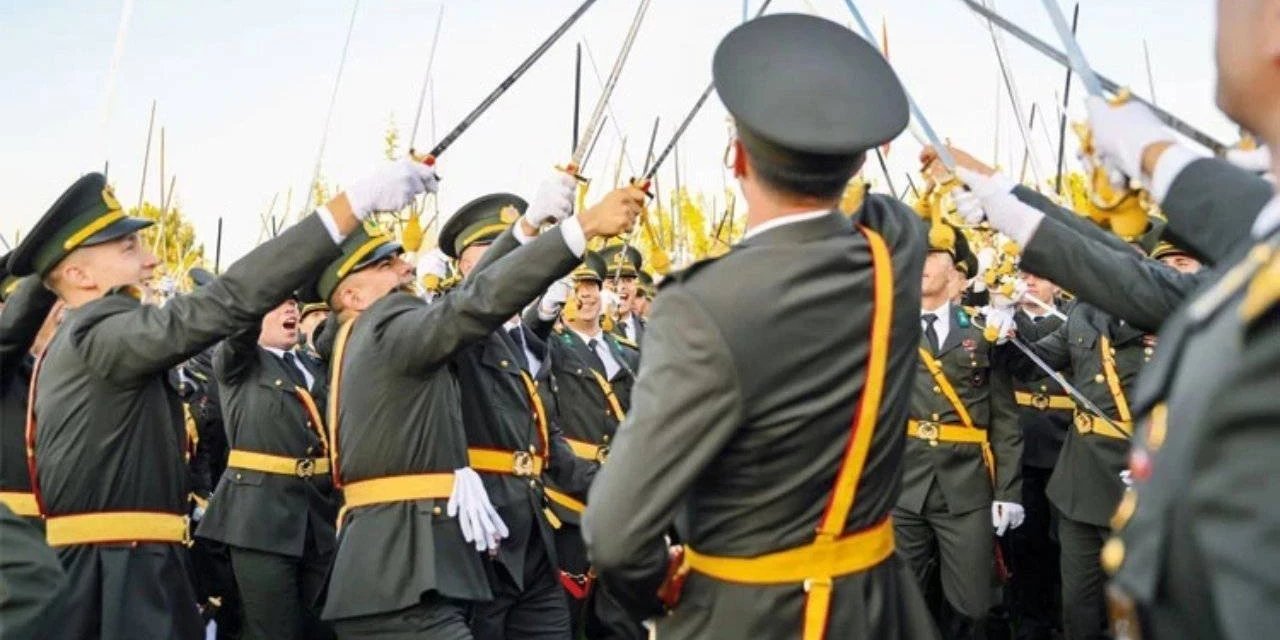 Kılıç çatma sloganıyla ihraç edilen Teğmen Batuhan Gazi Kılıç’ın TSK’ya dönüş talebi reddedildi