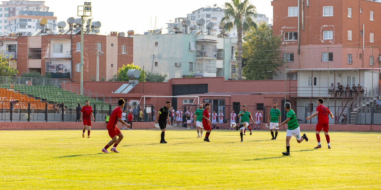 Mersin’de 30 Ağustos Zafer Kupası Futbol Turnuvası start aldı