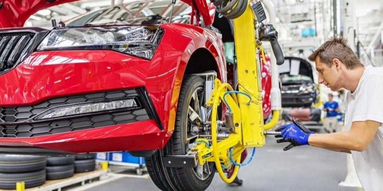 Otomotiv devinde alarm! Volkswagen 4 fabrikayı kapatabilir: 100 bin kişilik işten çıkarma iddiası