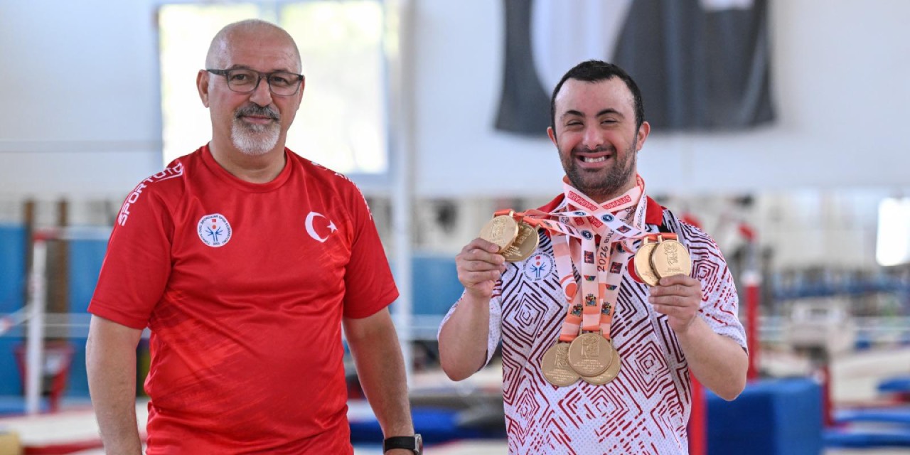 Yedi altın madalya kazandı, İstiklal Marşı’nı dünyaya dinletti