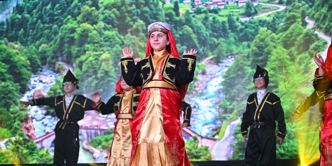 Manisa Büyükşehir Konservatuvarı’ndan halk dansları gecesi