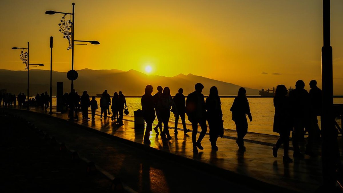 Yaz sıcakları ruh sağlığını da vuruyor! Uzmanlardan kritik uyarı