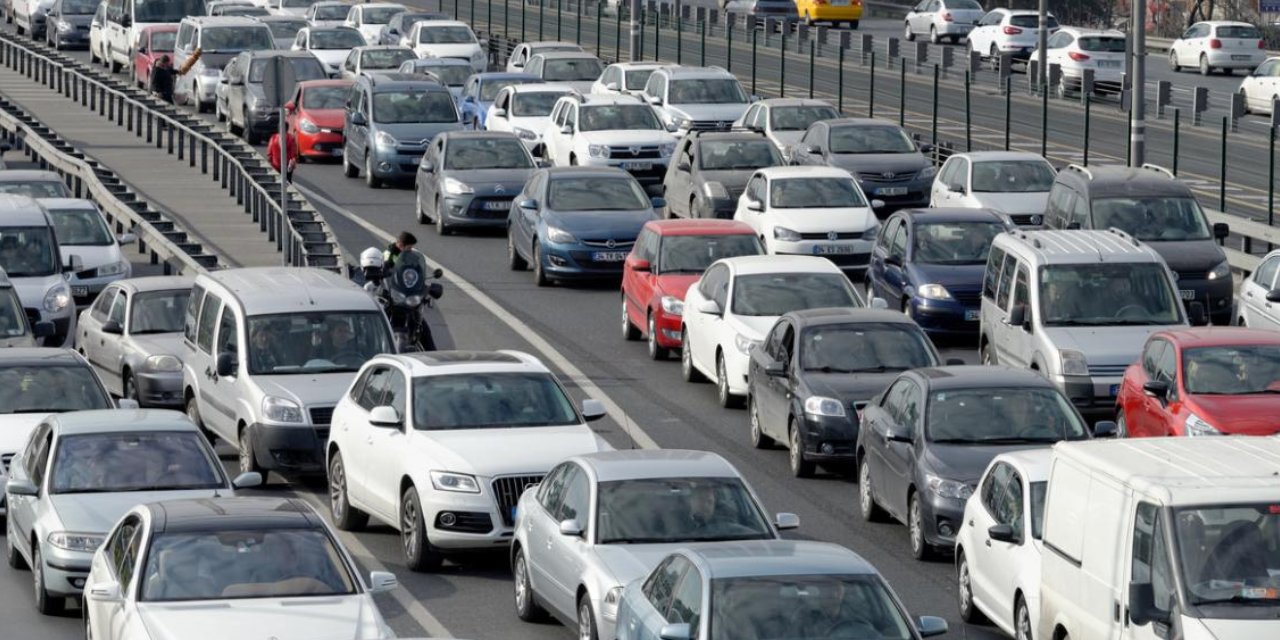 Trafik kazalarında yeni dönem başladı: Araç sahiplerini ilgilendiren kurallar değişti