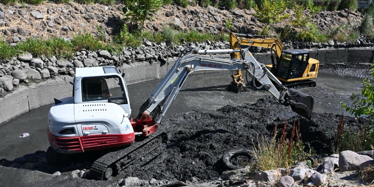 Manisa MASKİ’den Safran Deresi’nde temizlik çalışması