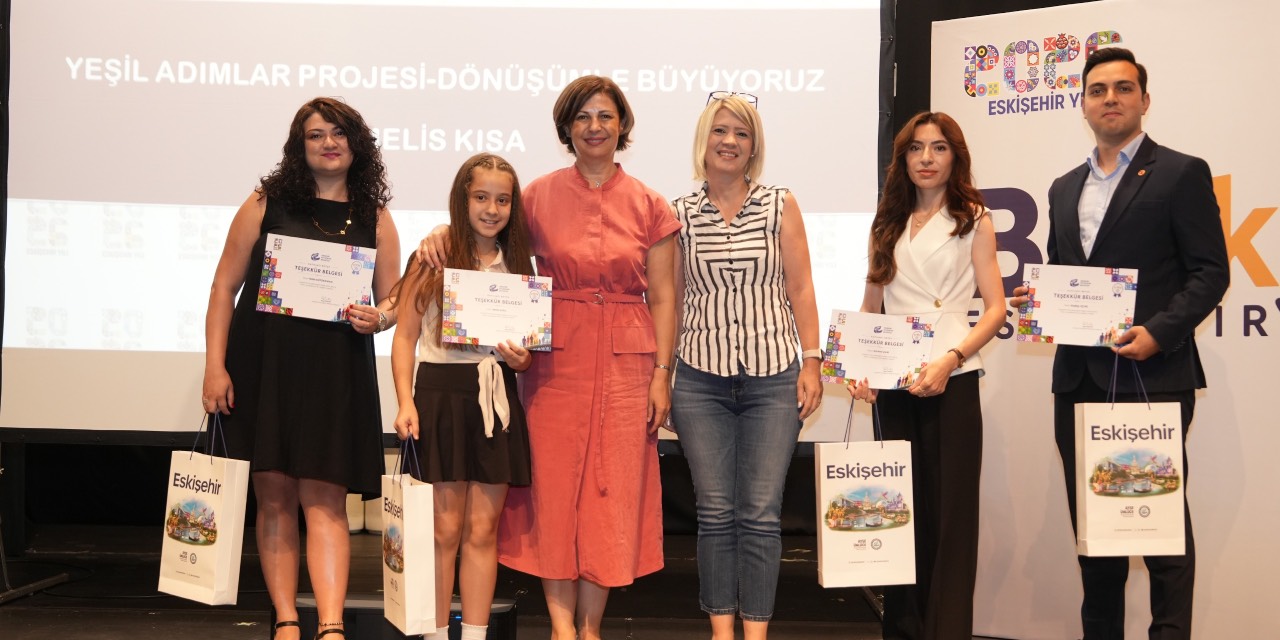 “Bi’Fikirle Eskişehir” kapsamında seçilen proje sahiplerine teşekkür belgeleri verildi