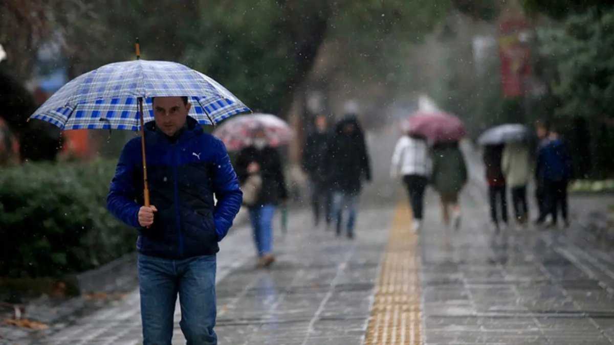 AKOM uyarmıştı: İstanbul'da sağanak etkili oluyor