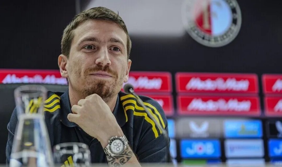 Fenerbahçe, Mert Hakan'la sözleşme imzaladı