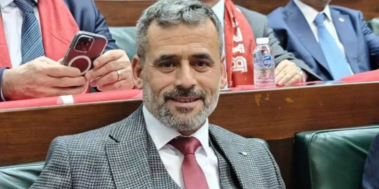 AK Partili belediye başkanına bıçaklı saldırı: Oğlu arbedede yaralandı