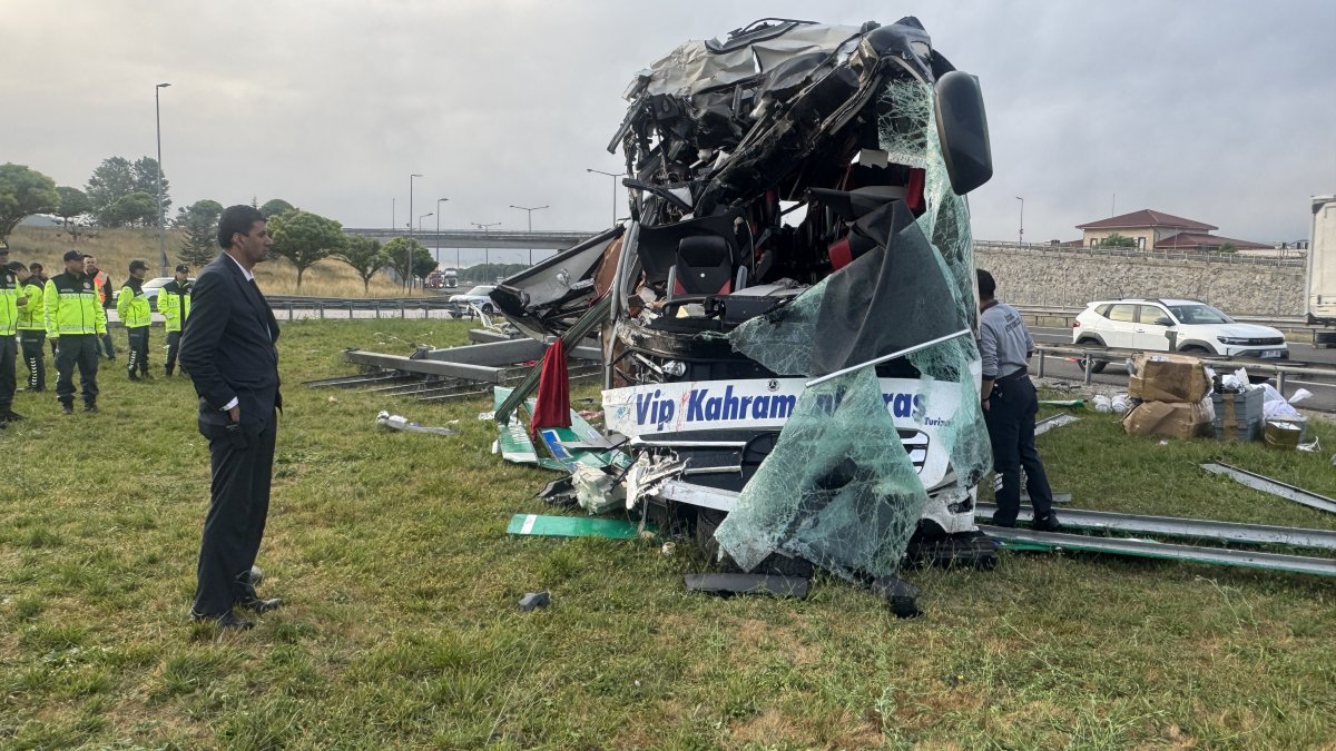 Bolu'da yolcu otobüsü kaza yaptı: 5'i ağır 15 yaralı