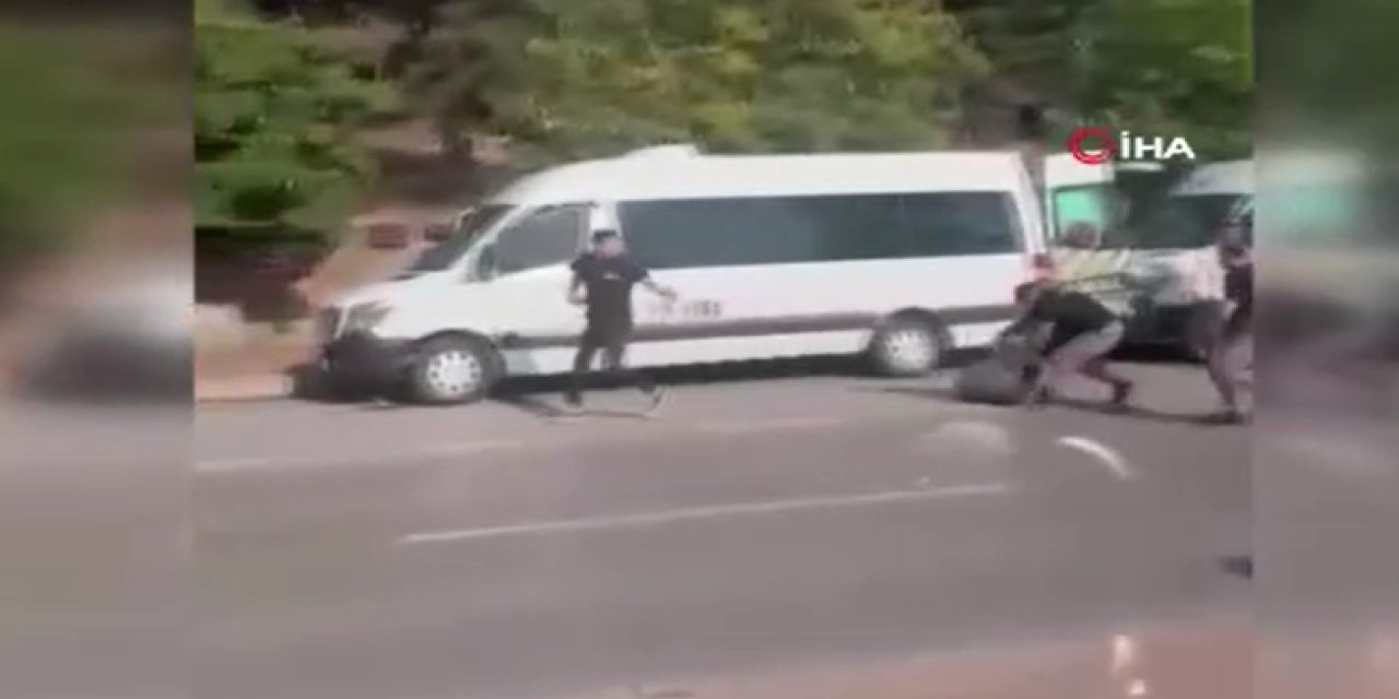 Kocaeli'de cadde ortasında dehşet! Demir sopalarla saldırdı