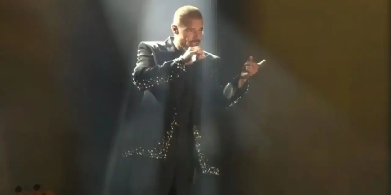 Edis ve Ricky Martin İstanbul konseriyle büyüledi