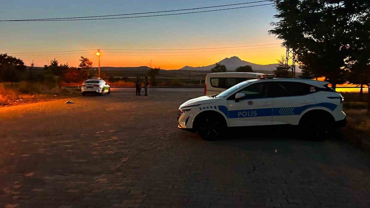Kayseri’de can pazarı: Minibüsü polis ve vatandaşların üzerine sürdü, 1 kişi öldü