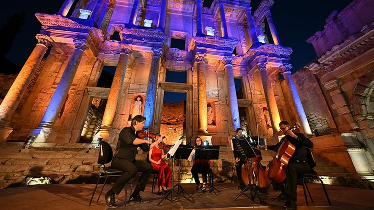 Gece Müzeciliği konser serisi Efes’te başlıyor