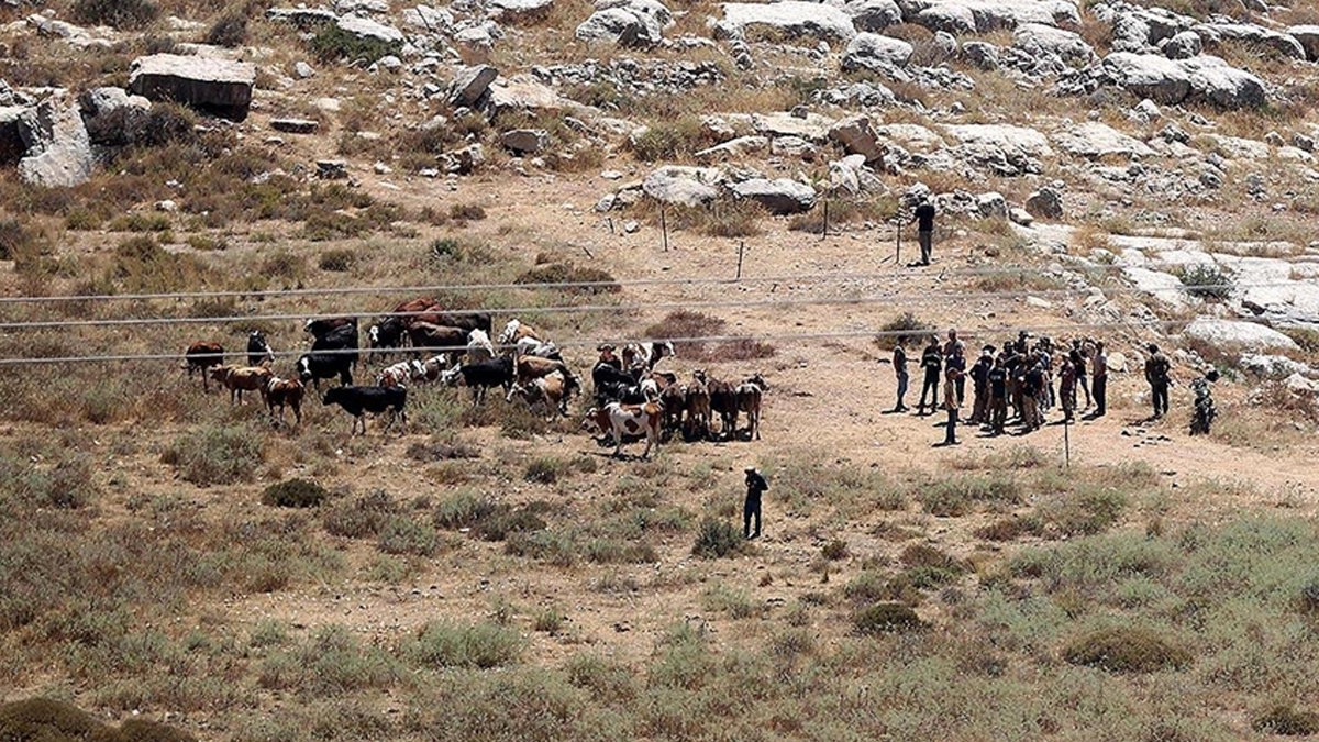 İsrail, Batı Şeria'da yüzlerce dönüm toprağa el koydu