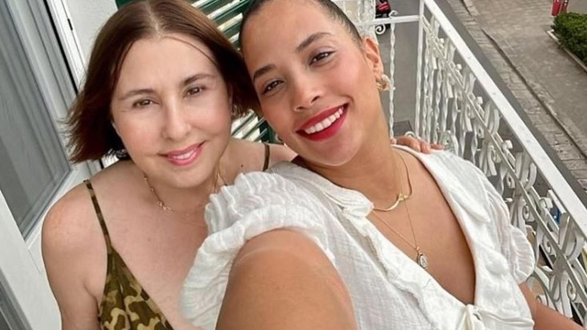 Nilüfer’in kızı Ayşe Nazlı Yumlu dünyaevine girdi